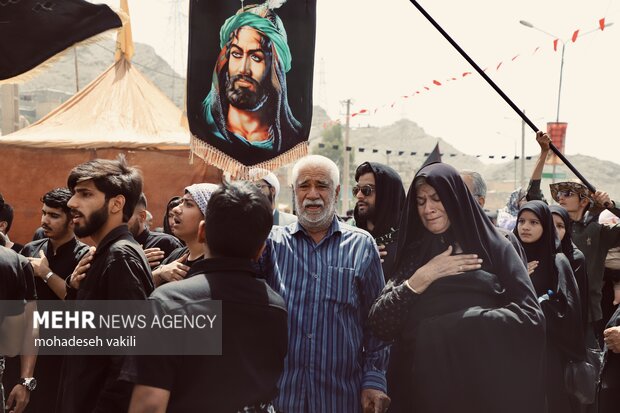 جلوه هایی از راهپیمایی جاماندگان اربعین در زاهدان