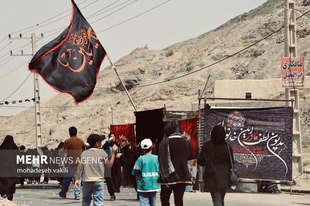 جلوه هایی از راهپیمایی جاماندگان اربعین در زاهدان