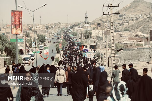 جلوه هایی از راهپیمایی جاماندگان اربعین در زاهدان