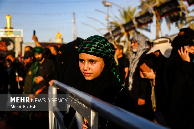 زن در متن حوادث مهم تاریخی قرار دارد؛ زینب(س) پایه گذار کنگره اربعین