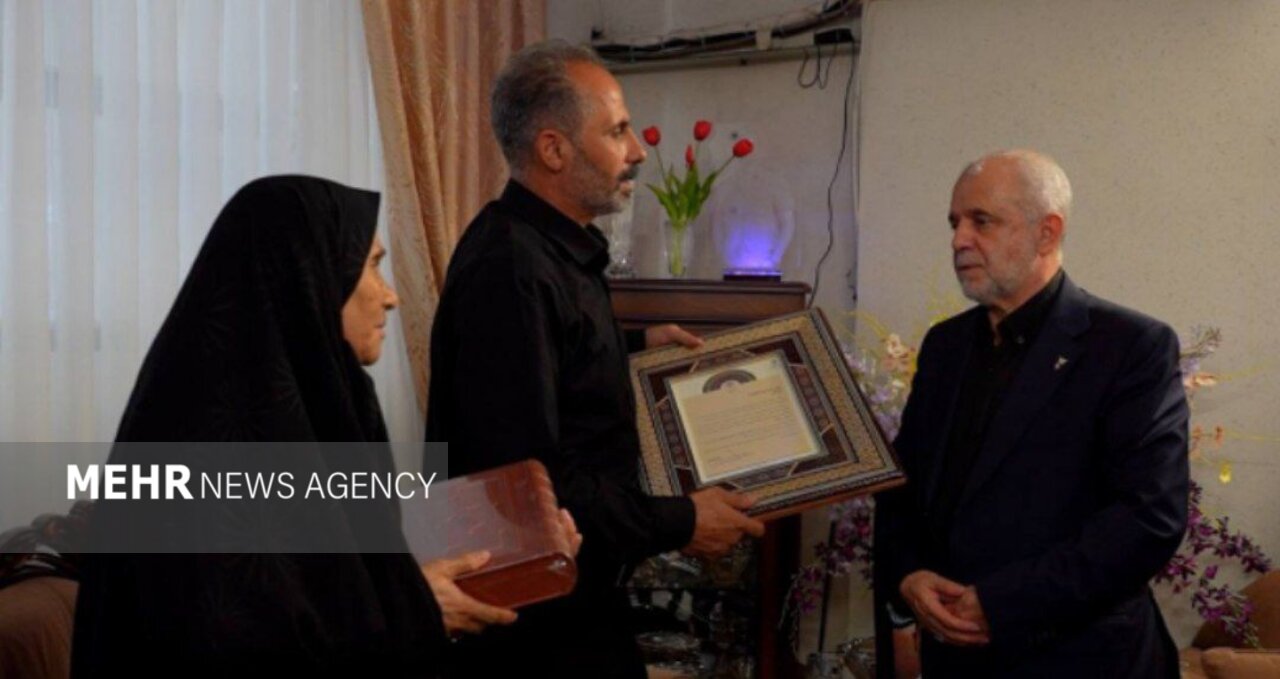شهدا،شهيد،مقام،رئيس،مدظله،العالي،ايثارگران،بنياد،معظم