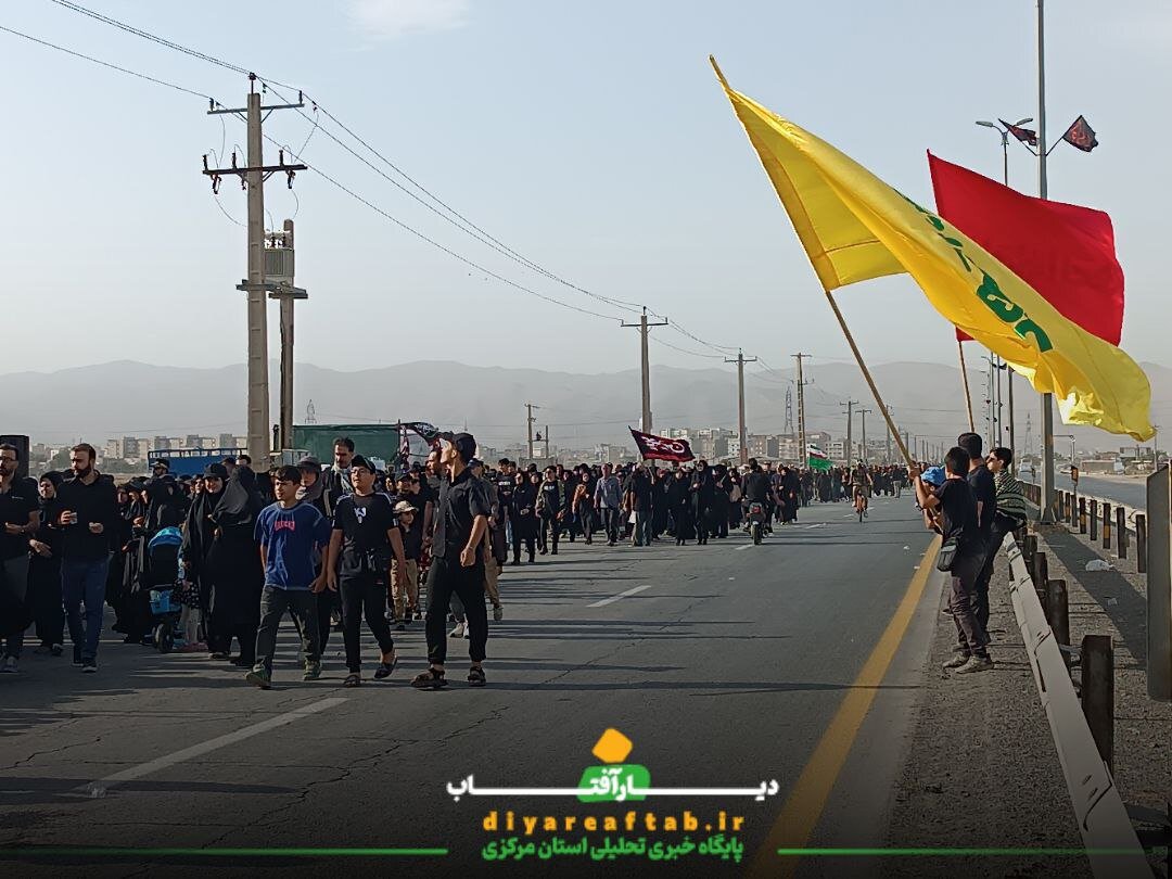 أهالي أراك يحيون ذكرى أربعين الإمام الحسين(ع) في مسيرة تمتد لـ١٢ كيلومترًا