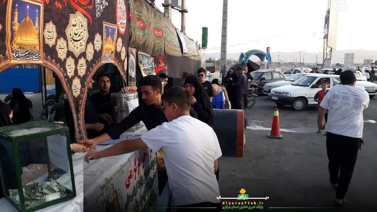 أهالي أراك يحيون ذكرى أربعين الإمام الحسين(ع) في مسيرة تمتد لـ١٢ كيلومترًا