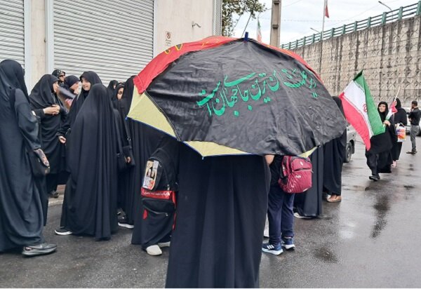 راهپیمایی جهانی اربعین یکی از بزرگترین تجمعات مذهبی است راهپیمایی جهانی اربعین یکی از بزرگترین تجمعات مذهبی است