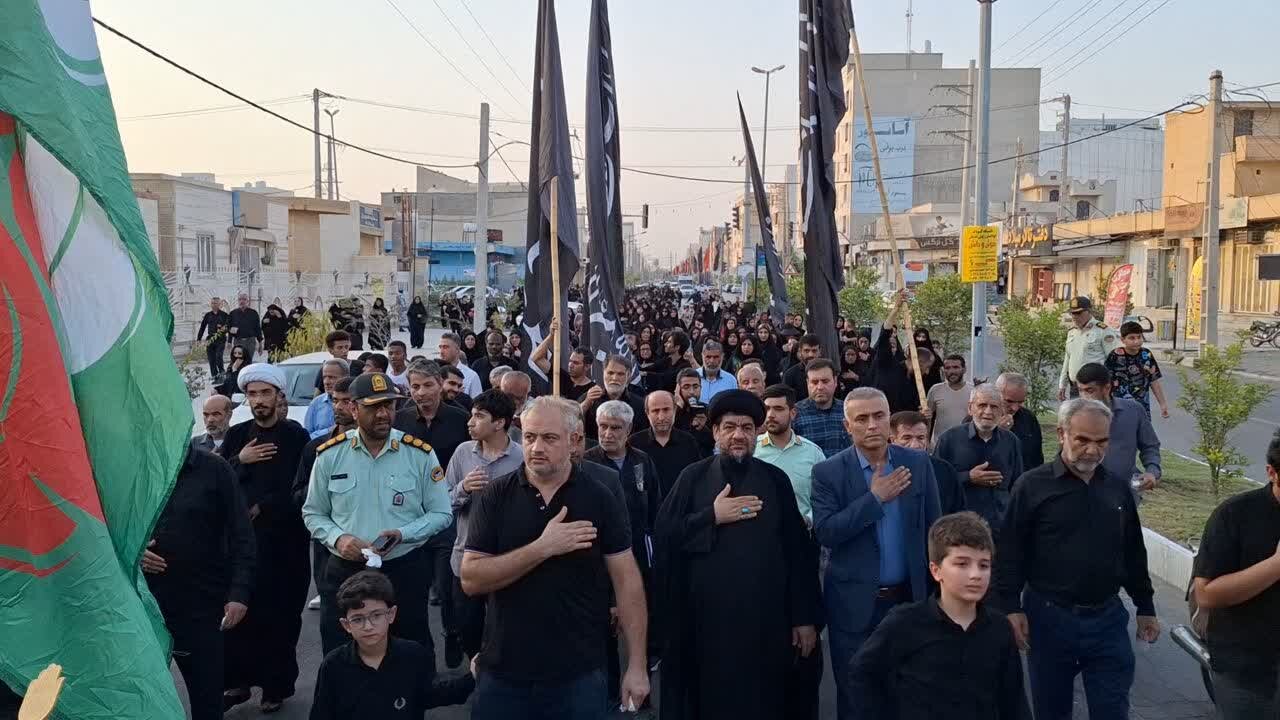 پیاده روی دلدادگان اربعین حسینی در گناوه برگزار شد