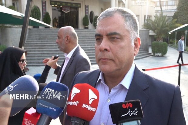 پاکنژاد: قیمت بنزین سوپر احتمالاً به بیش از ۵۰ هزار تومان برسد پاکنژاد: قیمت بنزین سوپر احتمالاً به بیش از ۵۰ هزار تومان برسد