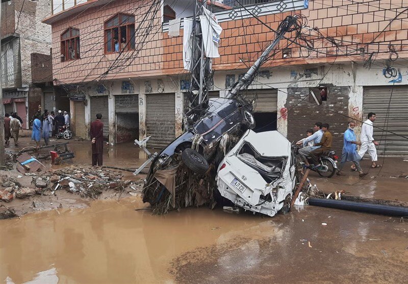 Pakistan flash floods kill over 320 amid heavy monsoon rains