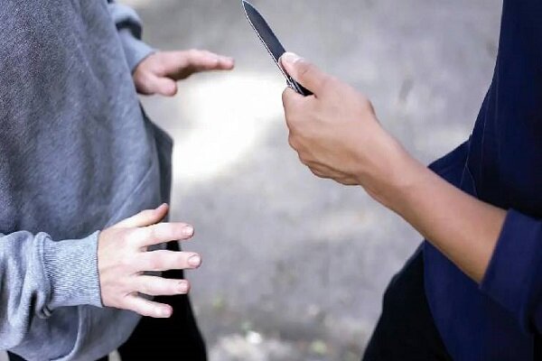 سلاح،جرم،زورگيري،سرقت،آزار،سرد،قانون،محاربه،حدادي،مقرون