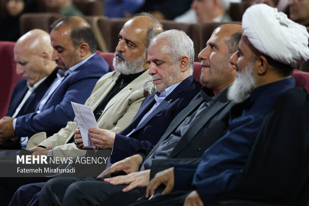 مراسم بزرگداشت الماس های درخشان