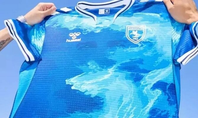 Samsunspor'un Atatürklü forması Atina'yı karıştırdı