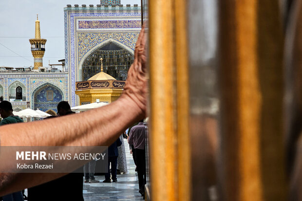 کتیبه‌آرایی اماکن متبرکه رضوی در دهه پایانی ماه صفر