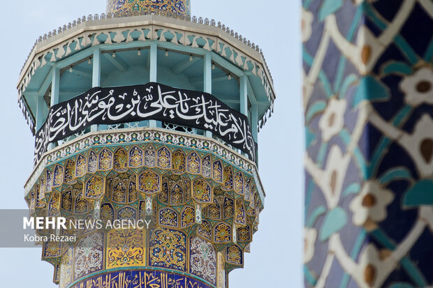 کتیبه‌آرایی اماکن متبرکه رضوی در دهه پایانی ماه صفر