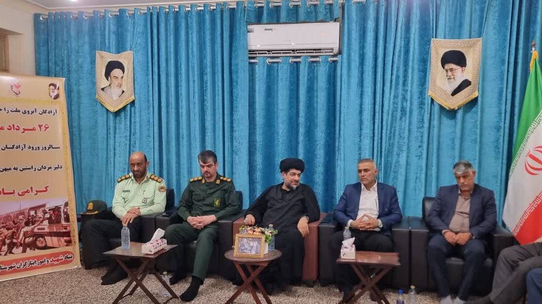 تکریم آزادگان در ادارات مورد توجه جدی قرار گیرد