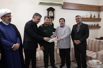 فداکاری‌های رزمندگان و آزادگان به نسل جوان منتقل شود