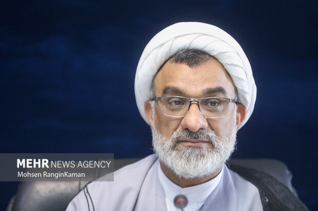 نشست صمیمی دبیر شورای عالی انقلاب فرهنگی با خبرنگاران