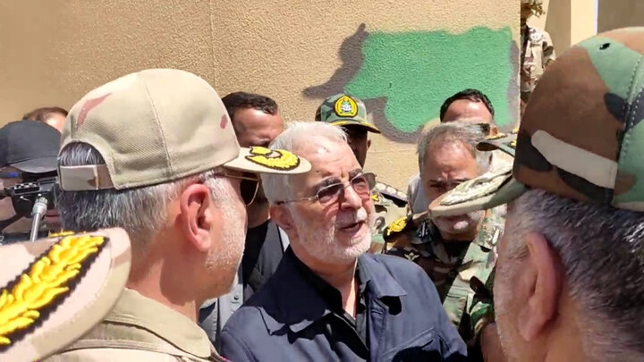 بازدید وزیر کشور از روند انسداد مرزهای شرقی کشور در تایباد