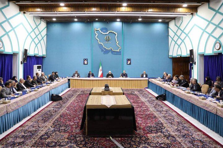 عارف: دانشگاه‌ها محور تحقق گام دوم انقلاب و حل مسائل کشور هستند
