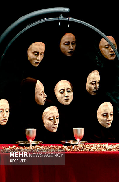 نمایش «خرچنگ»