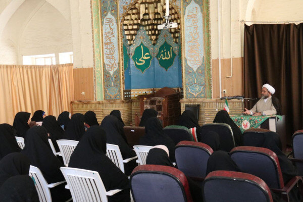 بازخوانی گفتمان امام و رهبری ضرورت امروز جامعه است بازخوانی گفتمان امام و رهبری ضرورت امروز جامعه است