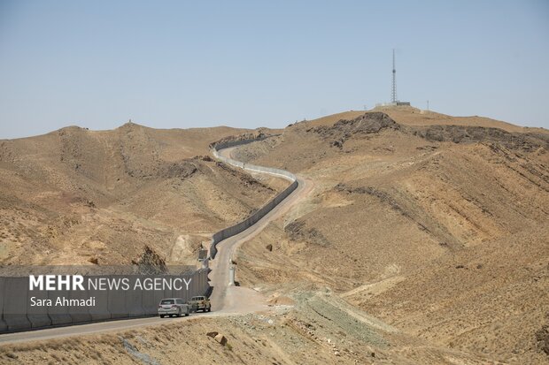 بازدید وزیر کشور از آخرین وضعیت مرز دوغارون