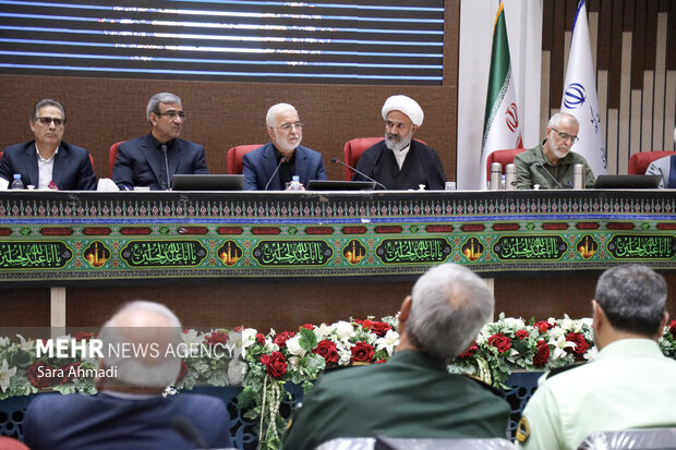 جلسه ستاد خدمات سفر خراسان رضوی با حضور وزیر کشور در مشهد