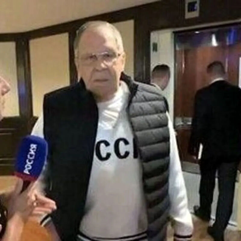 Lavrov’un Alaska’ya CCCP tişörtüyle gitmesinin siyasi mesajı nedir?
