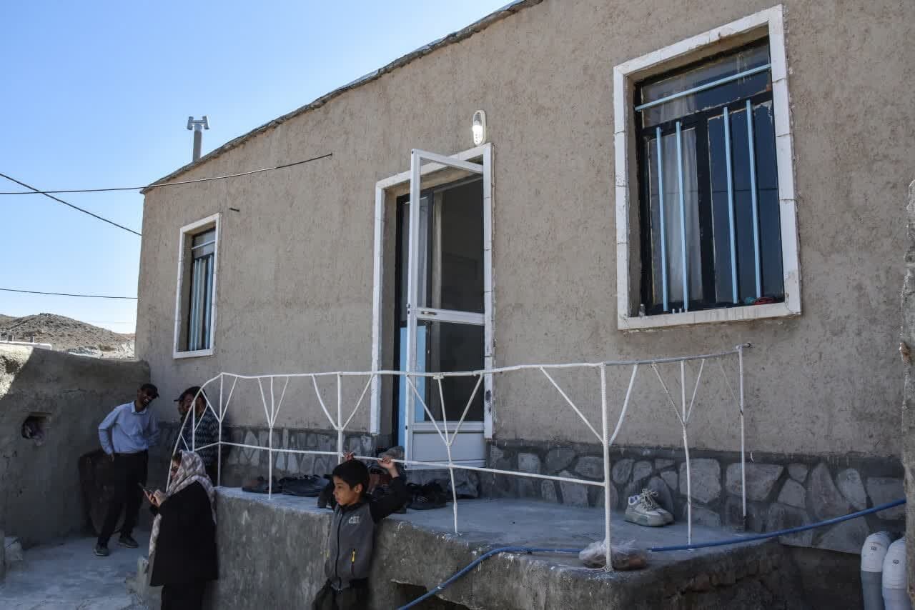 حلاوت خانه سازی در روستاهای سربیشه؛ سقف مقاوم امید تازه مرز نشینان