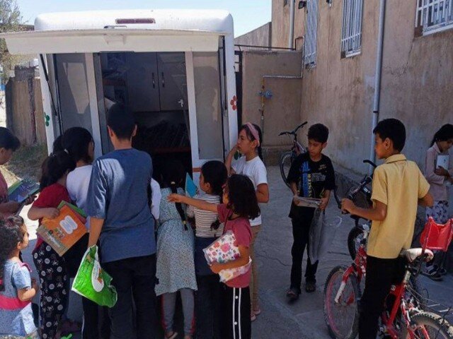 نشاط فرهنگی در دل روستاهای کردستان؛کودکان با دنیای کتاب آشتی کردند