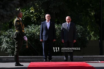 Ermenistan’da Cumhurbaşkanı Pezeşkiyan için resmi karşılama töreni