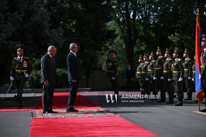 Pezeşjkiyan Erivan