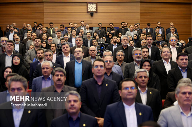 آیین رونمایی از خدمات و محصولات دیجیتال بانک ملی