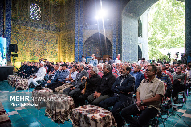 بزرگداشت استاد فرشچیان در مدرسه چهارباغ اصفهان