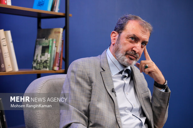 صراحتا میگویم رسانه ملی پروتکل ندارد؛تکرار یک خبر مخاطب را دور میکند صراحتا میگویم رسانه ملی پروتکل ندارد؛تکرار یک خبر مخاطب را دور میکند