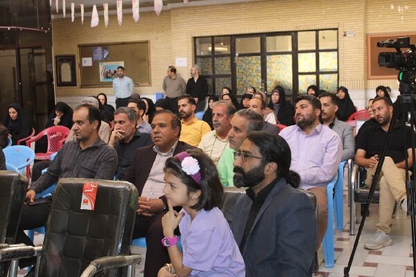 قرآن کتابت شده هنرمند چهارمحال و بختیاری رونمایی شد