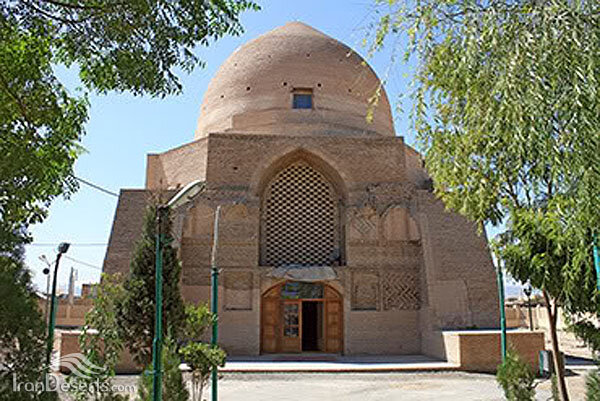 معماری مساجد اصفهان؛ اینجا هر کاشی با خدا نجوا میکند 5