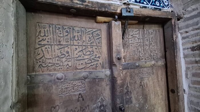 معماری مساجد اصفهان؛ اینجا هر کاشی با خدا نجوا میکند 6