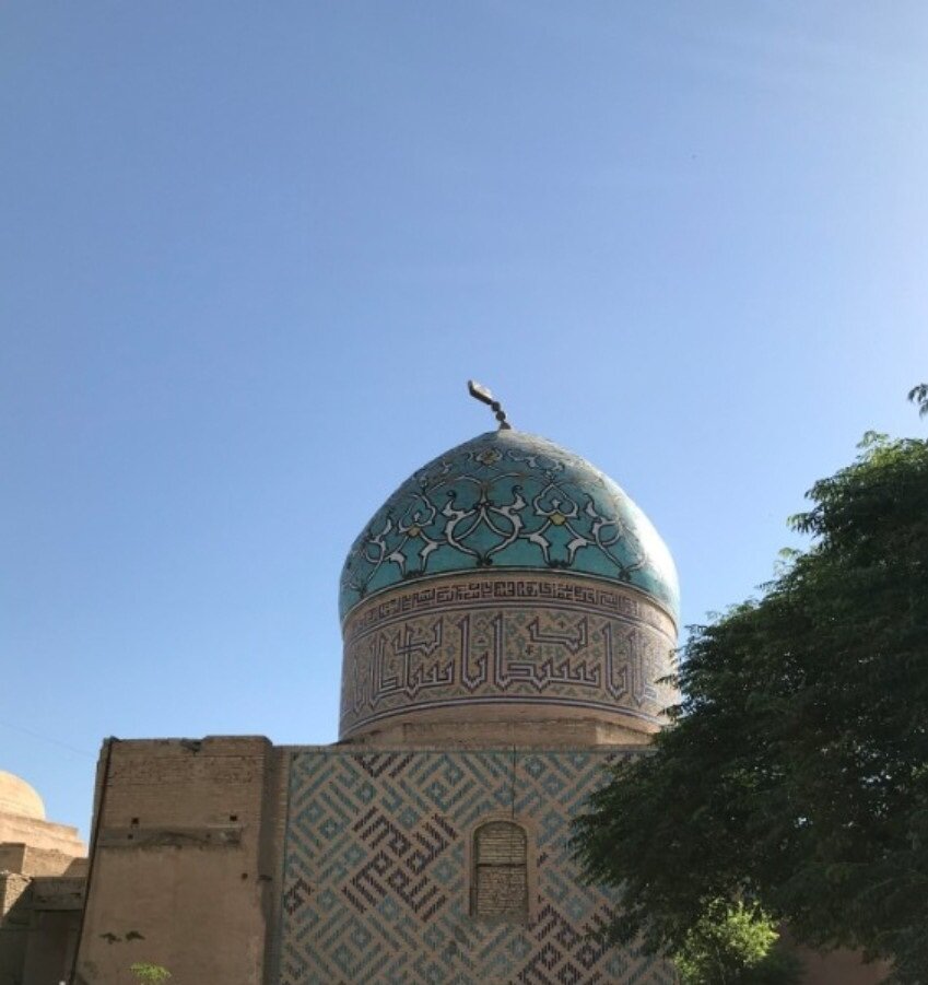 معماری مساجد اصفهان؛ اینجا هر کاشی با خدا نجوا میکند 2