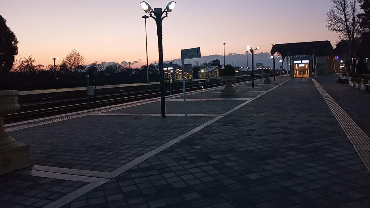 لغو توقف قطارها در نیشابور؛ مسافران در بلاتکلیفی