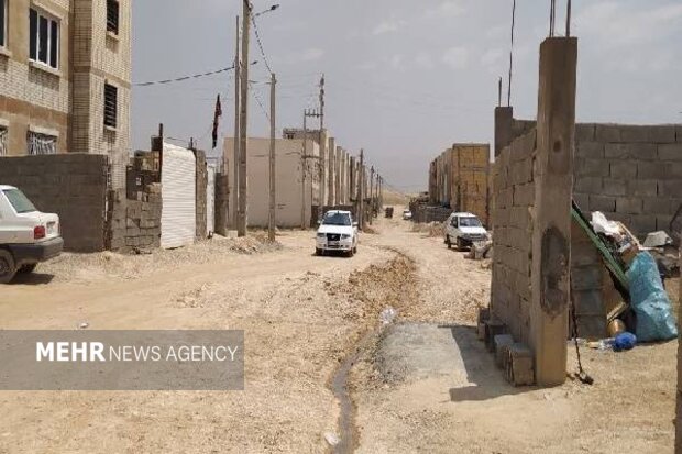 مسکن ملی دهدشت؛از فاضلابهای روان تا خانه هایی که در ندارد! مسکن ملی دهدشت؛از فاضلابهای روان تا خانه هایی که در ندارد!