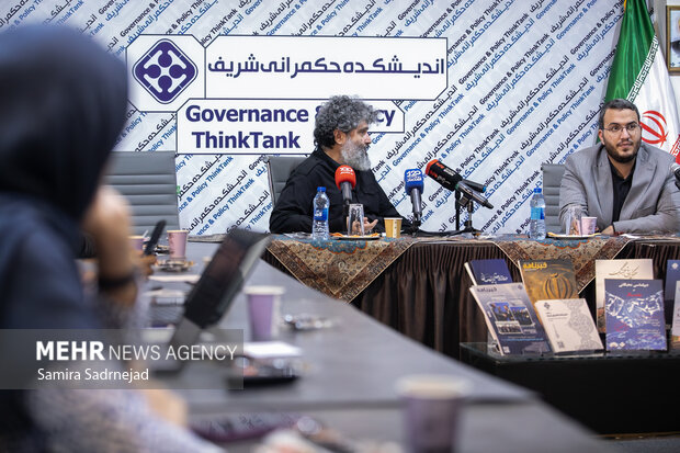برمهانی: نارضایتی اقتصادی افزایش یابد از مخاطبان تلویزیون کاسته می‌شود