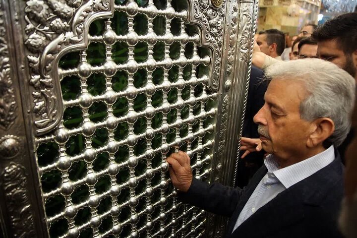 وزیر کشاورزی پاکستان حرم مطهر حضرت معصومه(س) را زیارت کرد