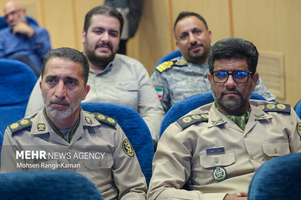 مراسم تجلیل از خبرنگاران در سازمان عقیدتی سیاسی ارتش