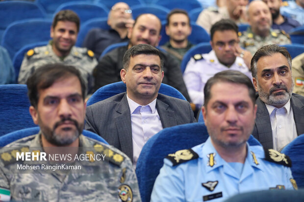 مراسم تجلیل از خبرنگاران در سازمان عقیدتی سیاسی ارتش