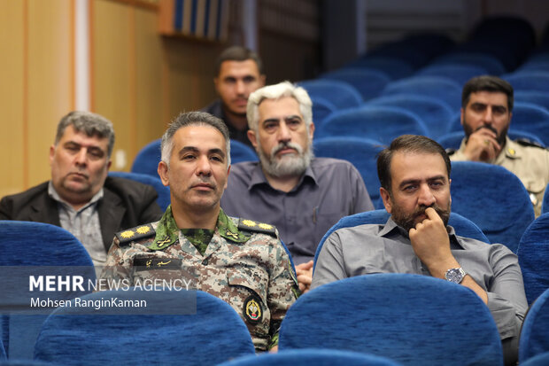 مراسم تجلیل از خبرنگاران در سازمان عقیدتی سیاسی ارتش