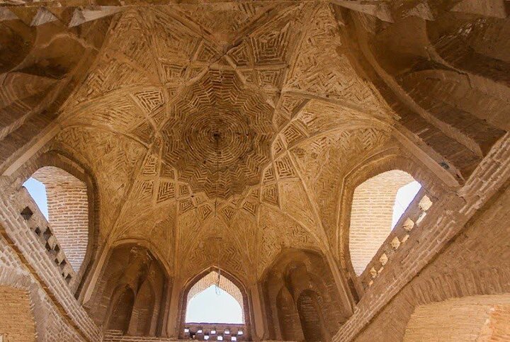 مسجد خسرو اردستان؛ تلاقی تاریخ و هنر