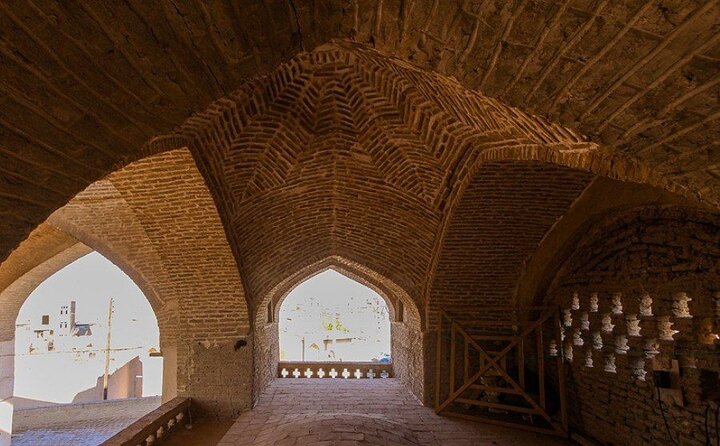 مسجد خسرو اردستان؛ تلاقی تاریخ و هنر