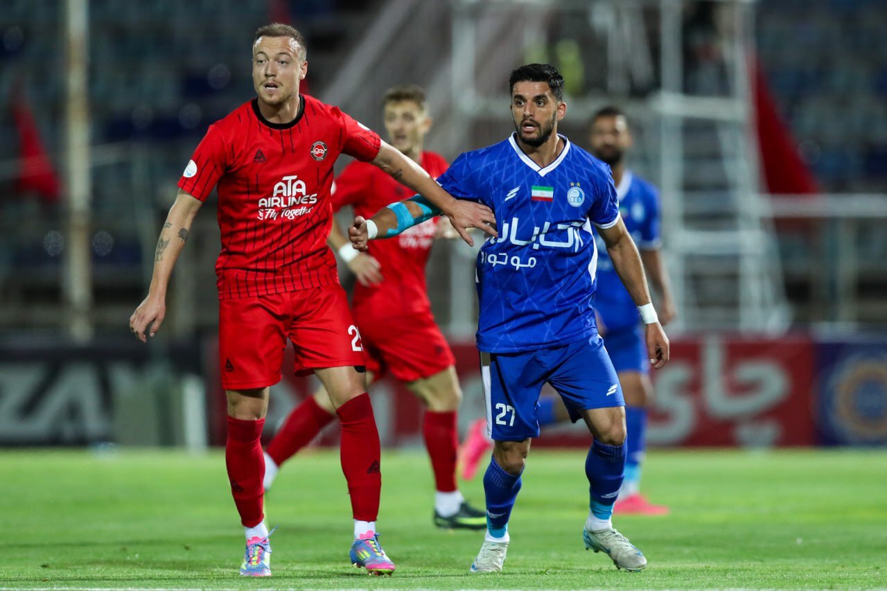 زمستان سخت استقلال و تراکتور از راه رسید؛ زمان به سود پرسپولیس