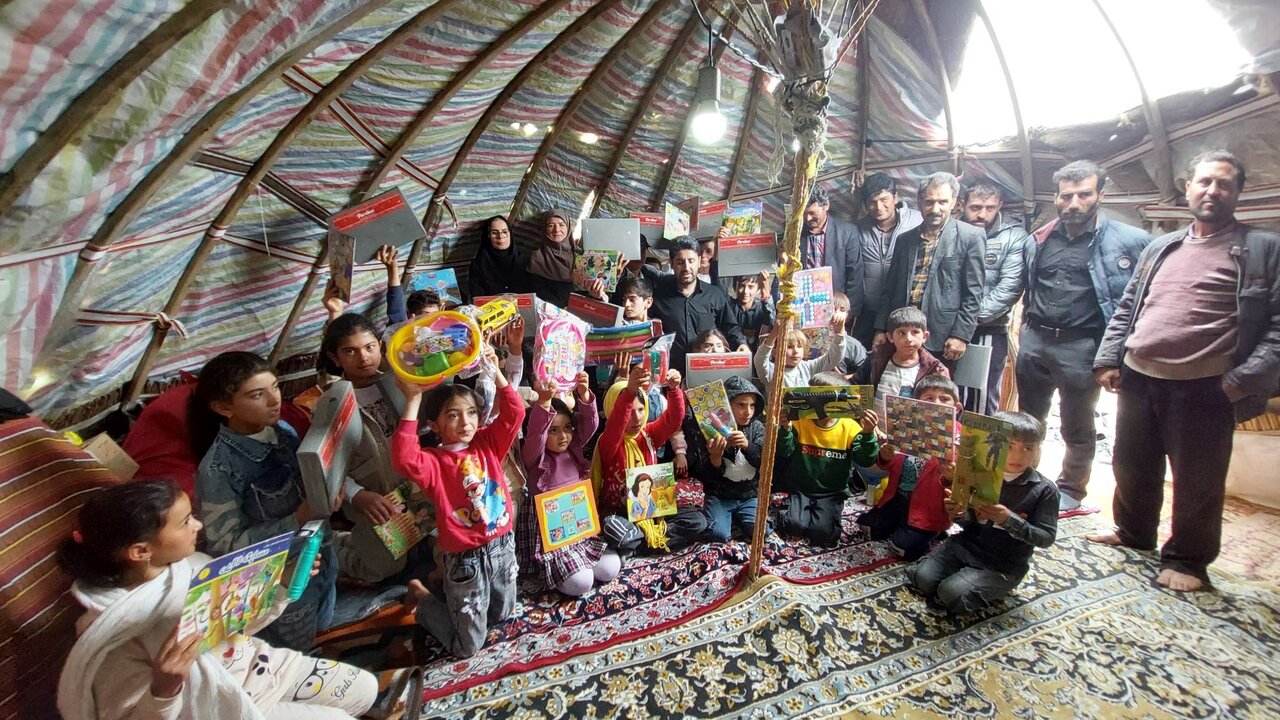 فردایی روشن در دل کوچ؛ کتابخانه‌های عمومی هم‌قدم با کودکان عشایر