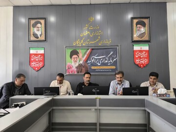 ادامه پروژه‌های روکش آسفالت و توزیع قیر در گلپایگان