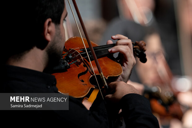 اجرای کنسرت نامیرا